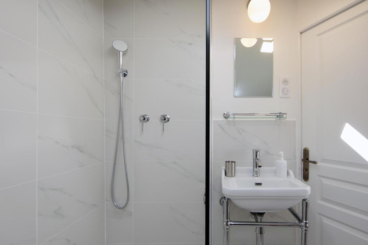 Apartamento Cocoon Loft - Magnifique Loft Sous Toit, Refait A Neuf, Vues Splendides, Clim, Wifi Niza Exterior foto
